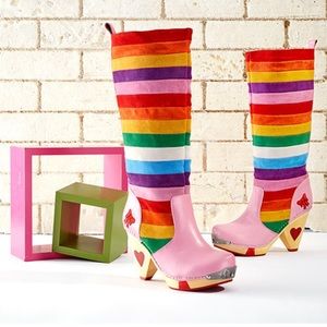 ISO Lola Ramona boots